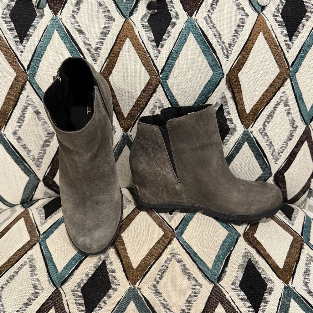 Sorel Dark Gray Ankle Booties